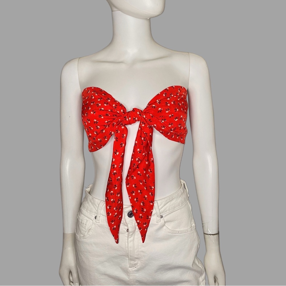 O. Vianca Red‎ Floral Tie-Front Crop Top